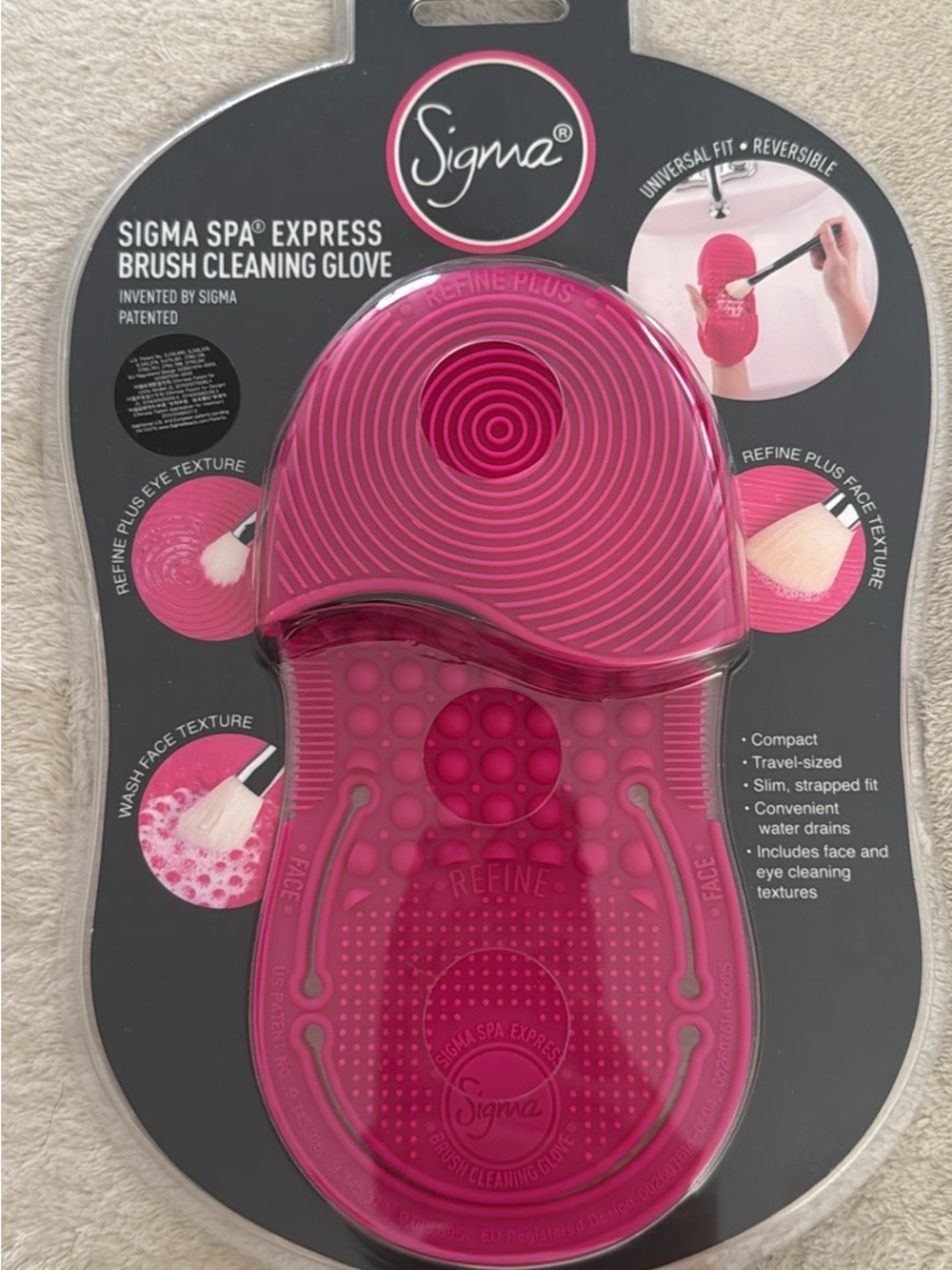 Sigma Beauty Spa Express Brush Cleaning Glove - Pink